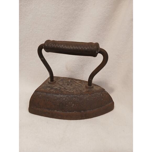 Sad Iron Antique Cast Flat Iron Rope Braid Grip Handle 8 Lb Ornate Brown 6" Inch - Picture 7 of 16